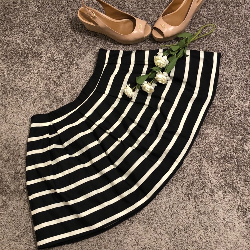 Black with White Forever21 Striped Skirt Size 29